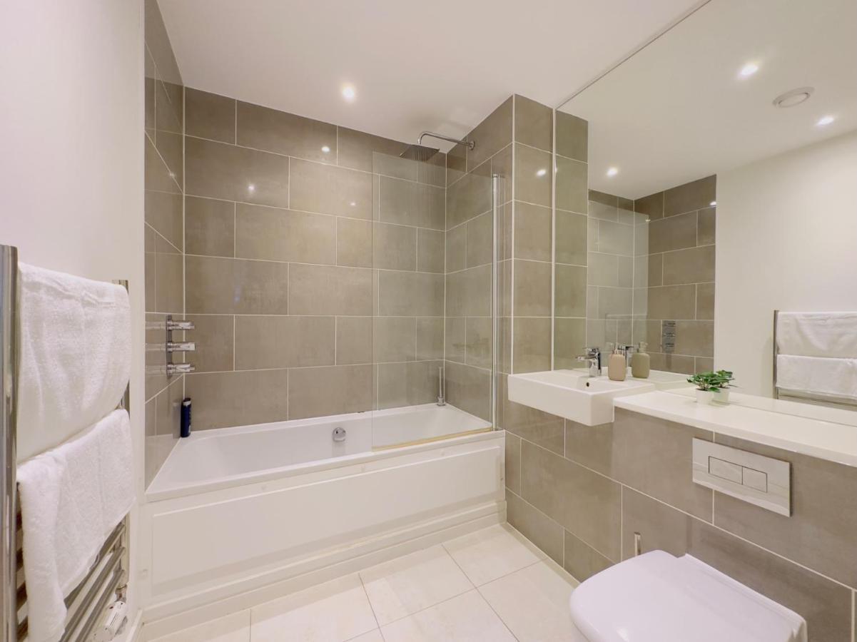 Luxurious Comfy Penthouse - Steps To East Croydon Train Station - Views公寓 外观 照片